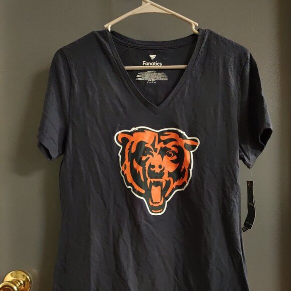 Chicago Bears Women's Medium T-Shirt Short Sleeve V-Neck Justin Fields Back - Picture 1 of 9